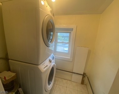 5 Otis Pl - Photo Thumbnail 12