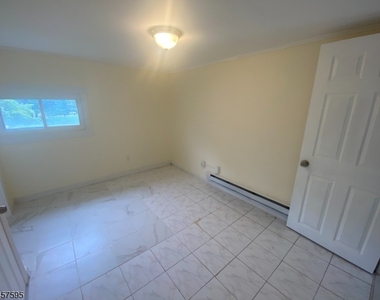 5 Otis Pl - Photo Thumbnail 5