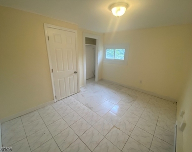 5 Otis Pl - Photo Thumbnail 4