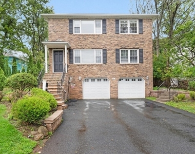 311 Temple Pl - Photo Thumbnail 1