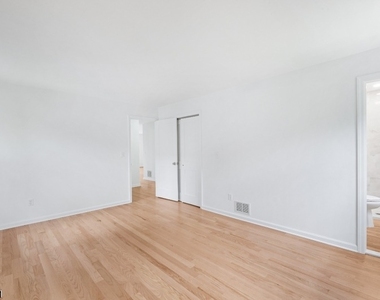 311 Temple Pl - Photo Thumbnail 19