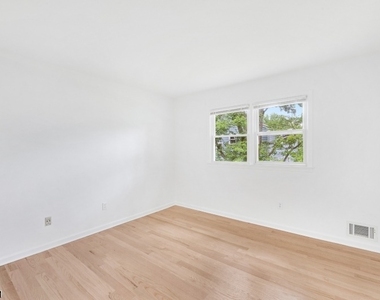 311 Temple Pl - Photo Thumbnail 17