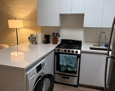 47 West 13th Street - Photo Thumbnail 3