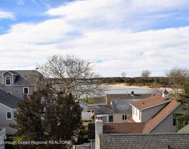 563 Whiting Avenue - Photo Thumbnail 20