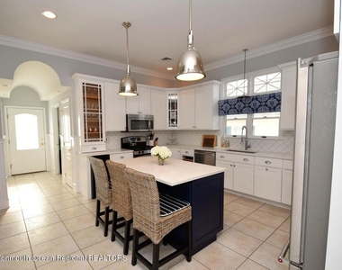 563 Whiting Avenue - Photo Thumbnail 1