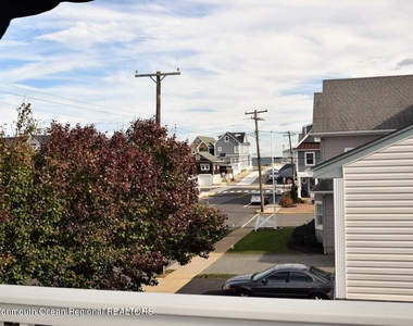 563 Whiting Avenue - Photo Thumbnail 22