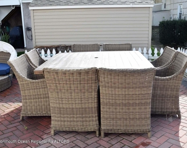 563 Whiting Avenue - Photo Thumbnail 23