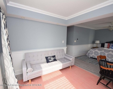 563 Whiting Avenue - Photo Thumbnail 10