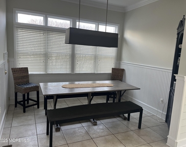 563 Whiting Avenue - Photo Thumbnail 5