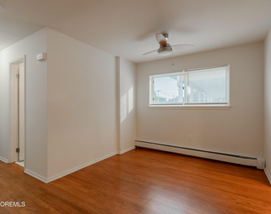 400 Sairs Avenue - Photo Thumbnail 9