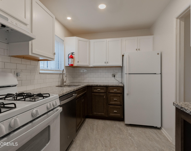 400 Sairs Avenue - Photo Thumbnail 4