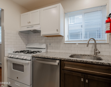 400 Sairs Avenue - Photo Thumbnail 3
