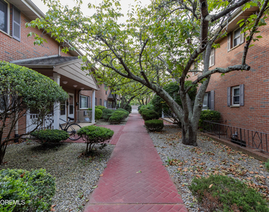 400 Sairs Avenue - Photo Thumbnail 16