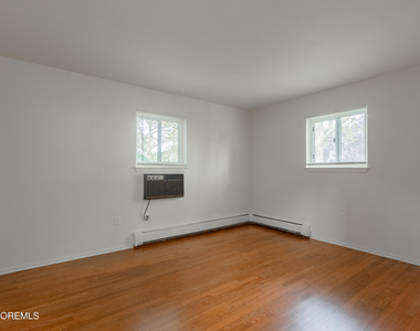 400 Sairs Avenue - Photo Thumbnail 11