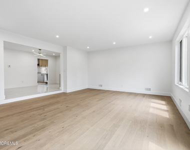 108 Neptune Avenue - Photo Thumbnail 20