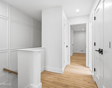 108 Neptune Avenue - Photo Thumbnail 18