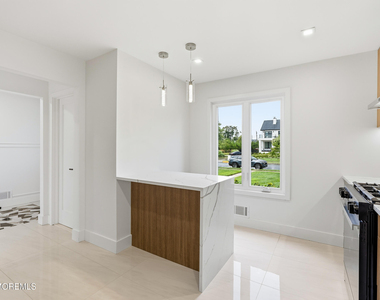 108 Neptune Avenue - Photo Thumbnail 4