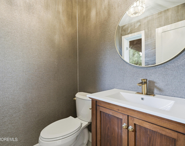 108 Neptune Avenue - Photo Thumbnail 16
