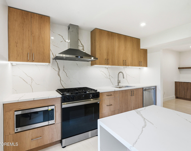 108 Neptune Avenue - Photo Thumbnail 9