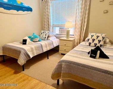 127 Blaine Avenue - Photo Thumbnail 1