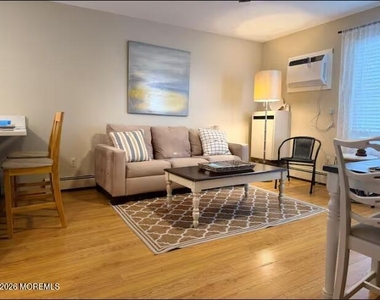 127 Blaine Avenue - Photo Thumbnail 10