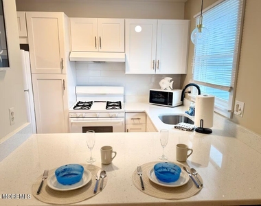 127 Blaine Avenue - Photo Thumbnail 8