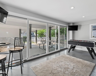 315 Hiering Avenue - Photo Thumbnail 33