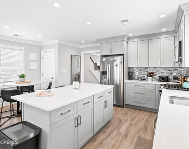 315 Hiering Avenue - Photo Thumbnail 12