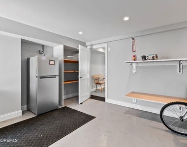 315 Hiering Avenue - Photo Thumbnail 31