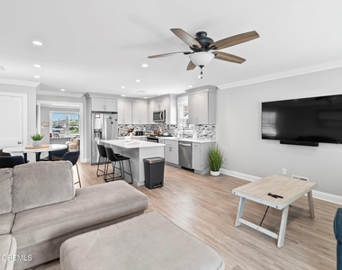 315 Hiering Avenue - Photo Thumbnail 16