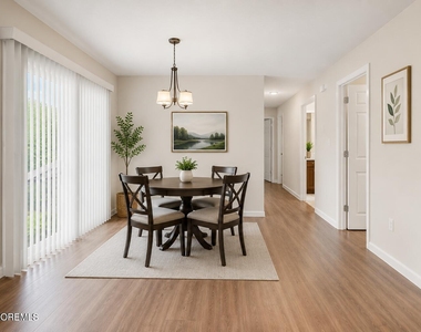 125 Amberly Drive - Photo Thumbnail 9