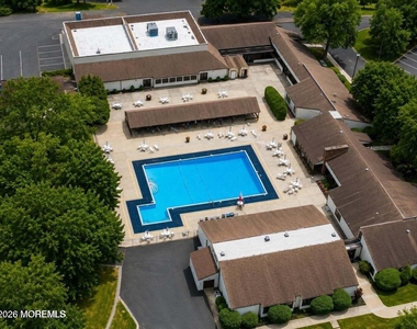 125 Amberly Drive - Photo Thumbnail 18