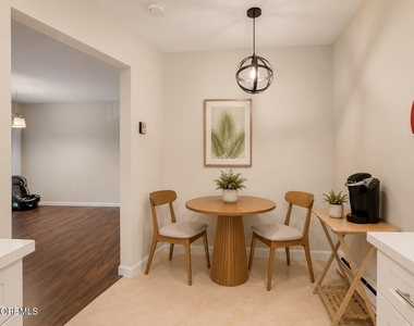 125 Amberly Drive - Photo Thumbnail 5