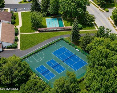 125 Amberly Drive - Photo Thumbnail 17