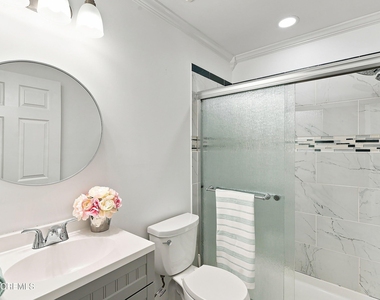 90 Banyan Boulevard - Photo Thumbnail 30