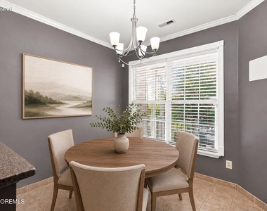 90 Banyan Boulevard - Photo Thumbnail 12