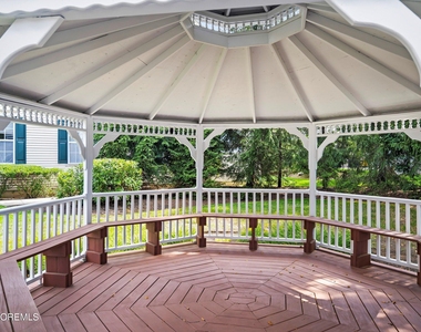 90 Banyan Boulevard - Photo Thumbnail 46