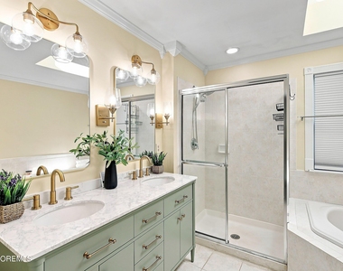 90 Banyan Boulevard - Photo Thumbnail 24