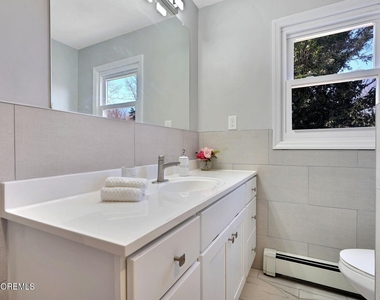 245 Brighton Avenue - Photo Thumbnail 16