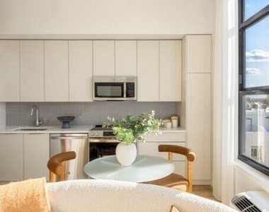 1150 Kingsley Street - Photo Thumbnail 4