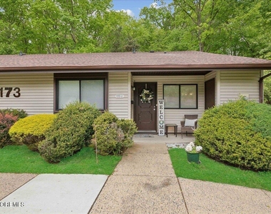 173 Amberly Drive - Photo Thumbnail 20