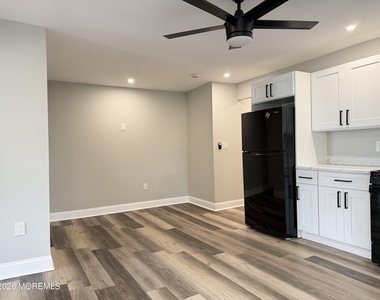 168 Chelsea Avenue - Photo Thumbnail 2