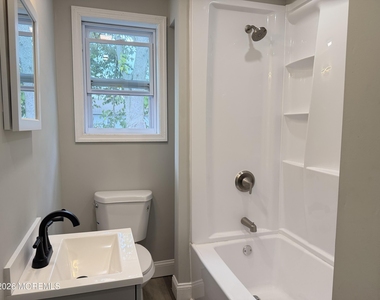 168 Chelsea Avenue - Photo Thumbnail 6