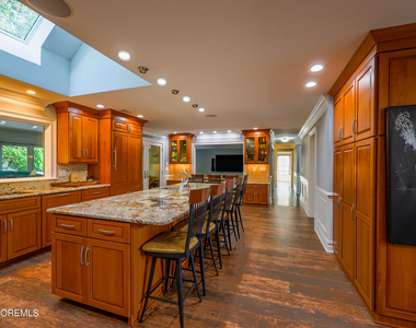 32 Wesley Court - Photo Thumbnail 8