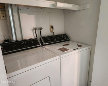 206 Yorktowne Drive - Photo Thumbnail 10