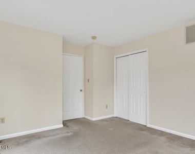 102 Demmy Avenue - Photo Thumbnail 7