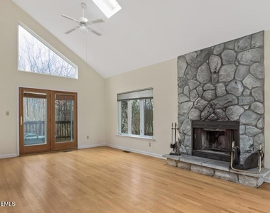 102 Demmy Avenue - Photo Thumbnail 10