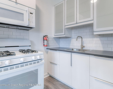 109 Mccabe Avenue - Photo Thumbnail 2