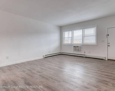 109 Mccabe Avenue - Photo Thumbnail 3