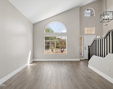 4224 E Maya Way - Photo Thumbnail 6